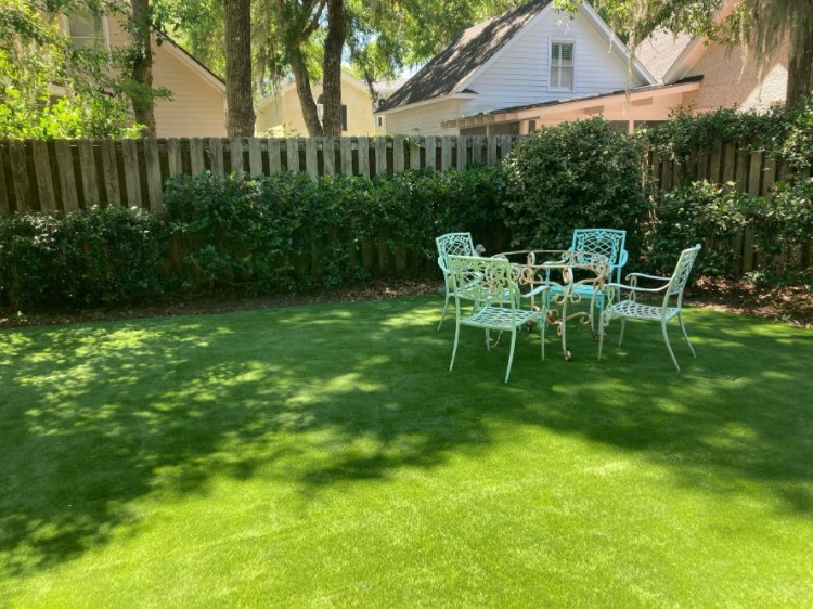 Pet Turf Installation project by Green Gorilla Turf in Tampa, FL